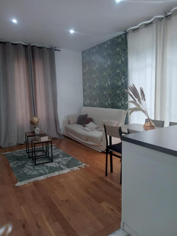 Joli Appartement De Vacances Ecouen Bagian luar foto