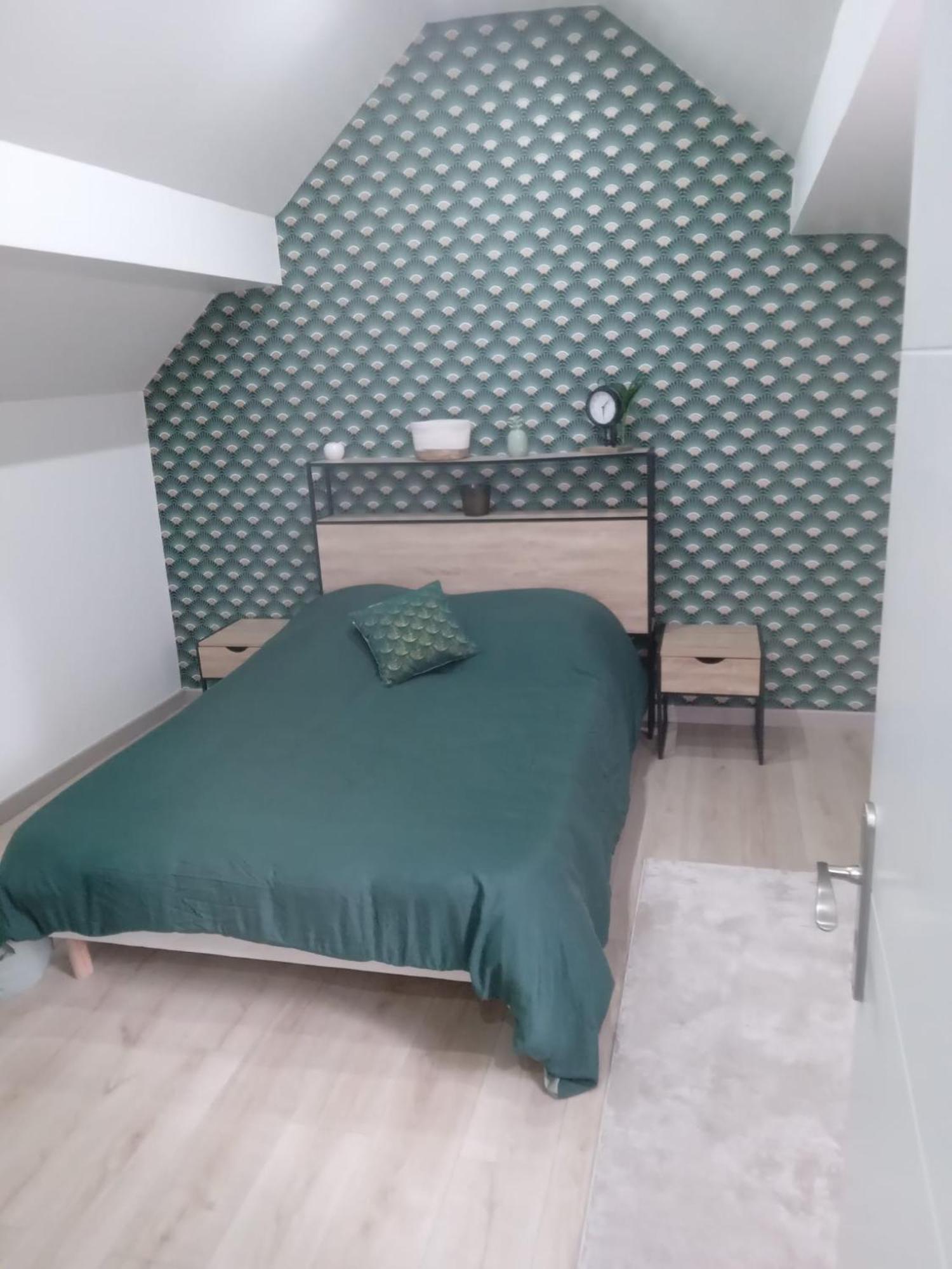 Joli Appartement De Vacances Ecouen Bagian luar foto